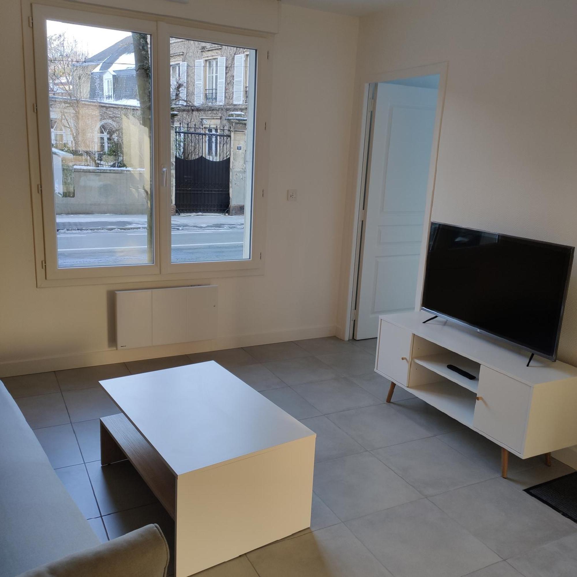 Appartement Cosy Avec Place De Parking Privee Le Mans Luaran gambar